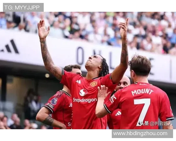利物浦主场战胜曼联，重返英超榜首！
