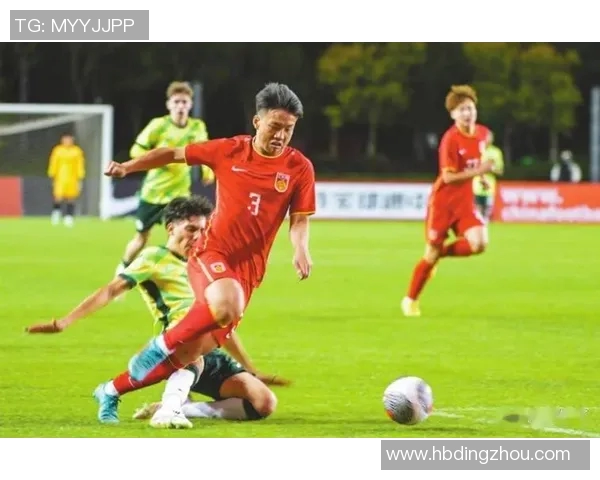 亚洲杯足球比赛直播精彩瞬间贺炜解说引领球迷热情高涨